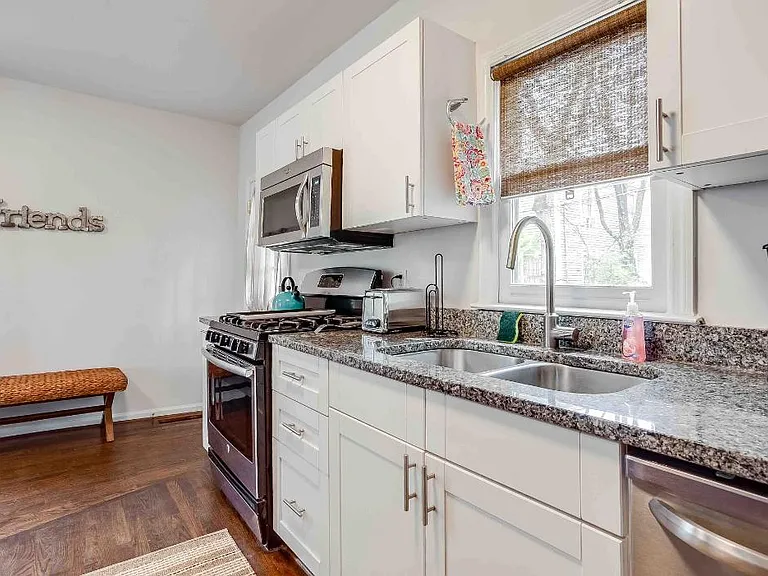 212 Reinhardt St SE — Photo 4
