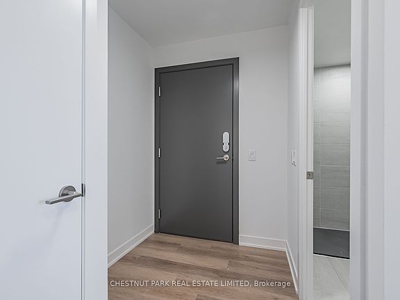 2nd image of 9 Tecumseth St #915
