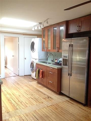 2nd image of 236 Montgomery St #3