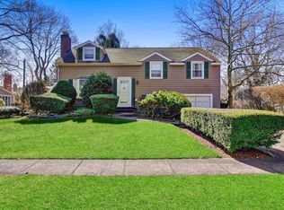 100 Brook St, Garden City, NY 11530