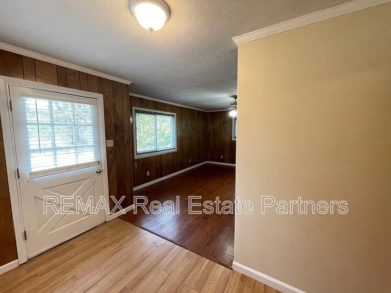 4 bed, 2.0 bath, 1519 sqft, $1,450 — Photo 3