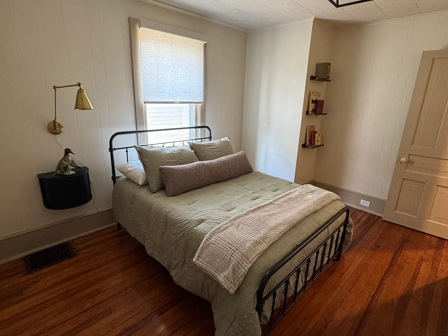 598 S 4th St — Photo 3