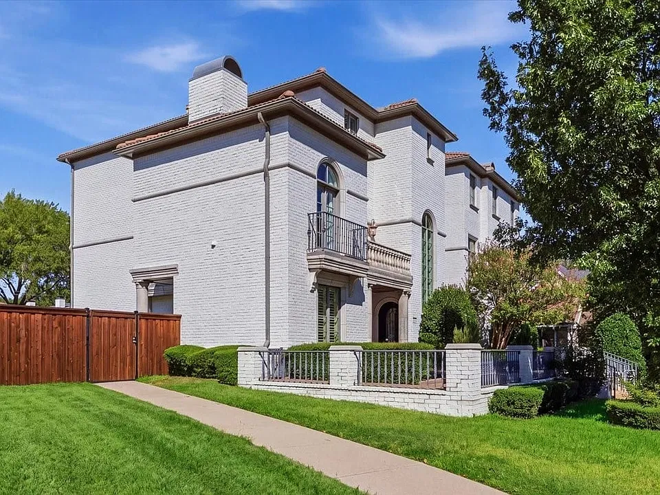 1816 Carleton Ave
