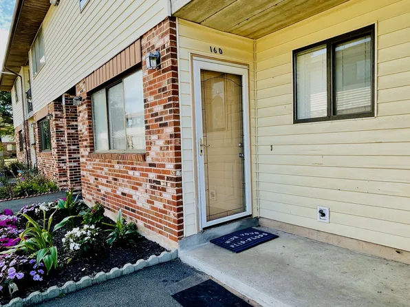 55 Thompson Street APT 16D, East Haven, CT 06513