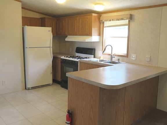 5th image of 14 Cambridge Dr