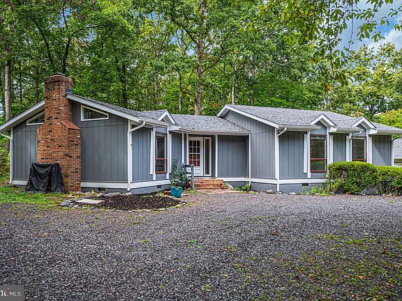 3rd image of 216 Wakefield Dr