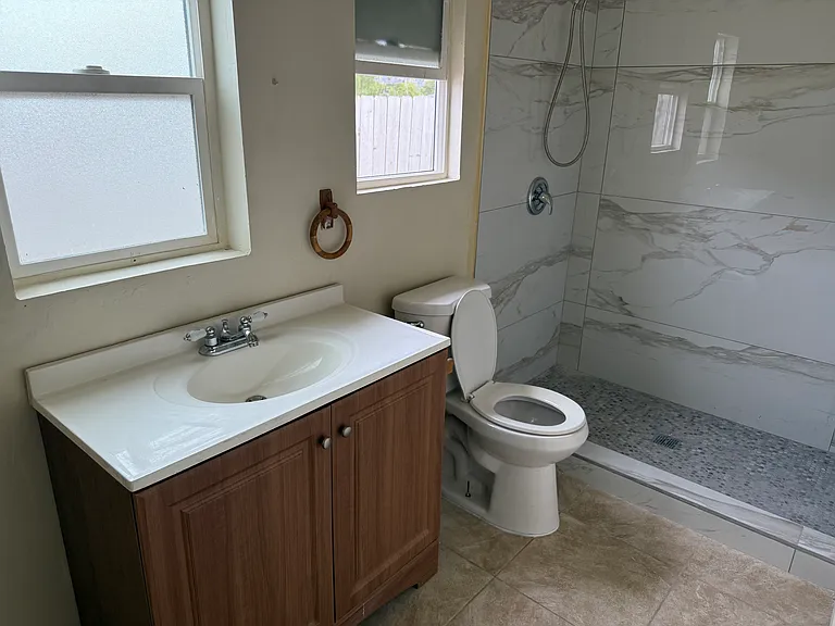 1350 Windmill Rd #1 — Photo 7