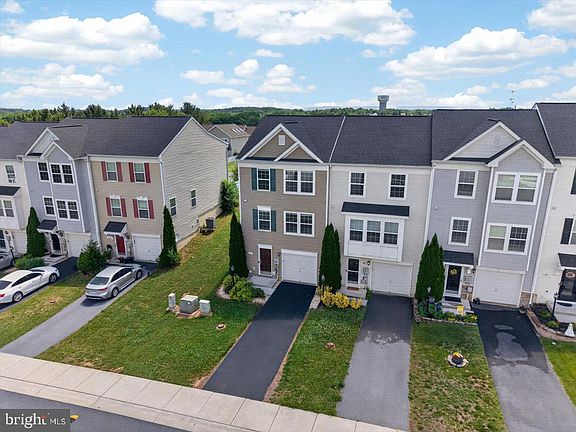 3rd image of 87 Kensington Terrace Dr