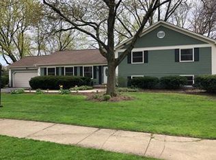 25W205 Essex Ave, Naperville, IL 60540