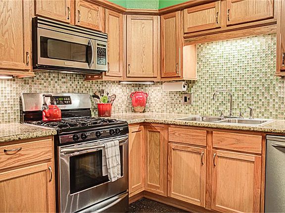 5th image of 5121 De Milo Dr