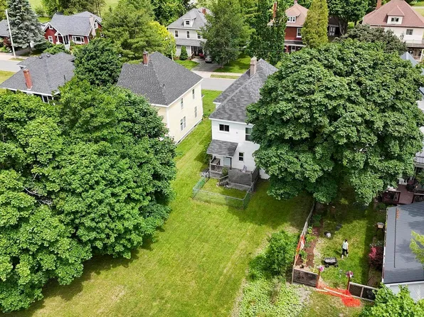 25 Jubilee Ave, Stellarton, NS B0K 1S0