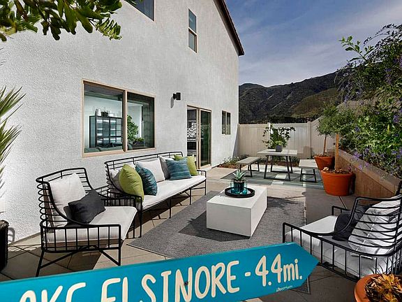 Ridgeline - Residence 1 Rear Yard