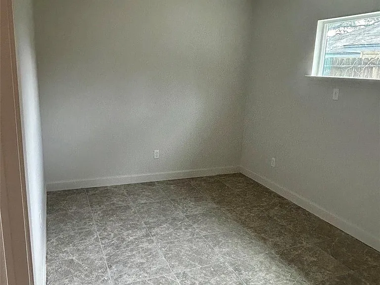 8510 Vogue Ln #B — Photo 9