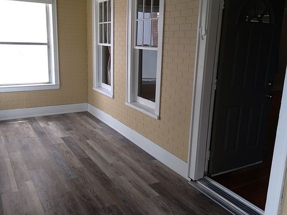 2nd image of 1551 Howard Ave