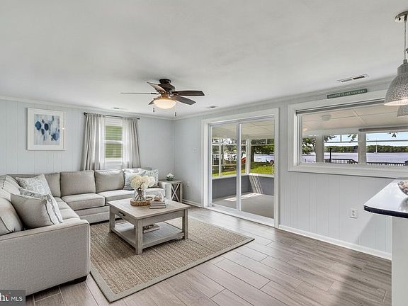 3rd image of 1131 Point Anne Dr