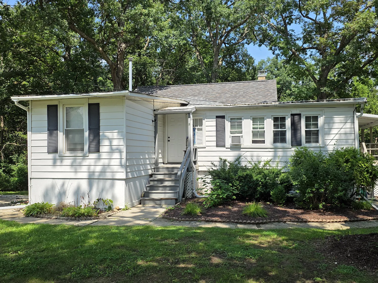 2 bed, 800 sqft, $1,650 — Photo 1