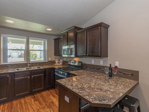 5th image of 720 W Birchbend Dr
