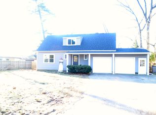 2077 S Manitou Cir, Muskegon, MI 49441
