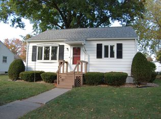 202 Cedar St, Morrison, IL 61270