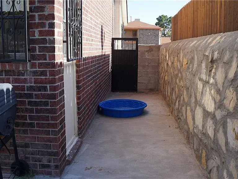 11549 Kristy Weaver Dr — Photo 27