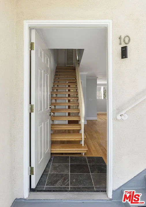 2 bed, 1.5 bath, 795 sqft, $3,995 — Photo 3
