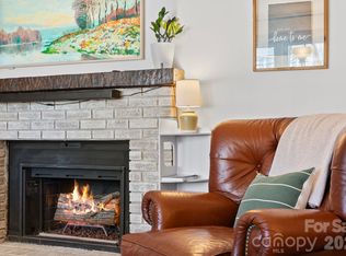 345 Kingswood Dr, Hendersonville, NC 28792