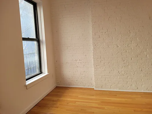 Rented by Chartwell Manhattan Realty | media 8