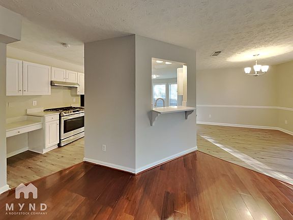 5th image of 839 Whitehaven Ln