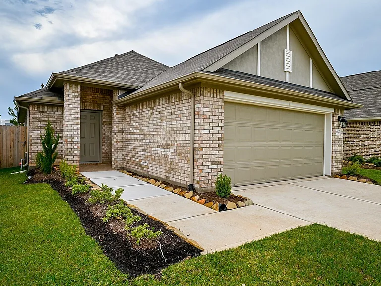 8807 Trenton Landing Ln — Photo 2