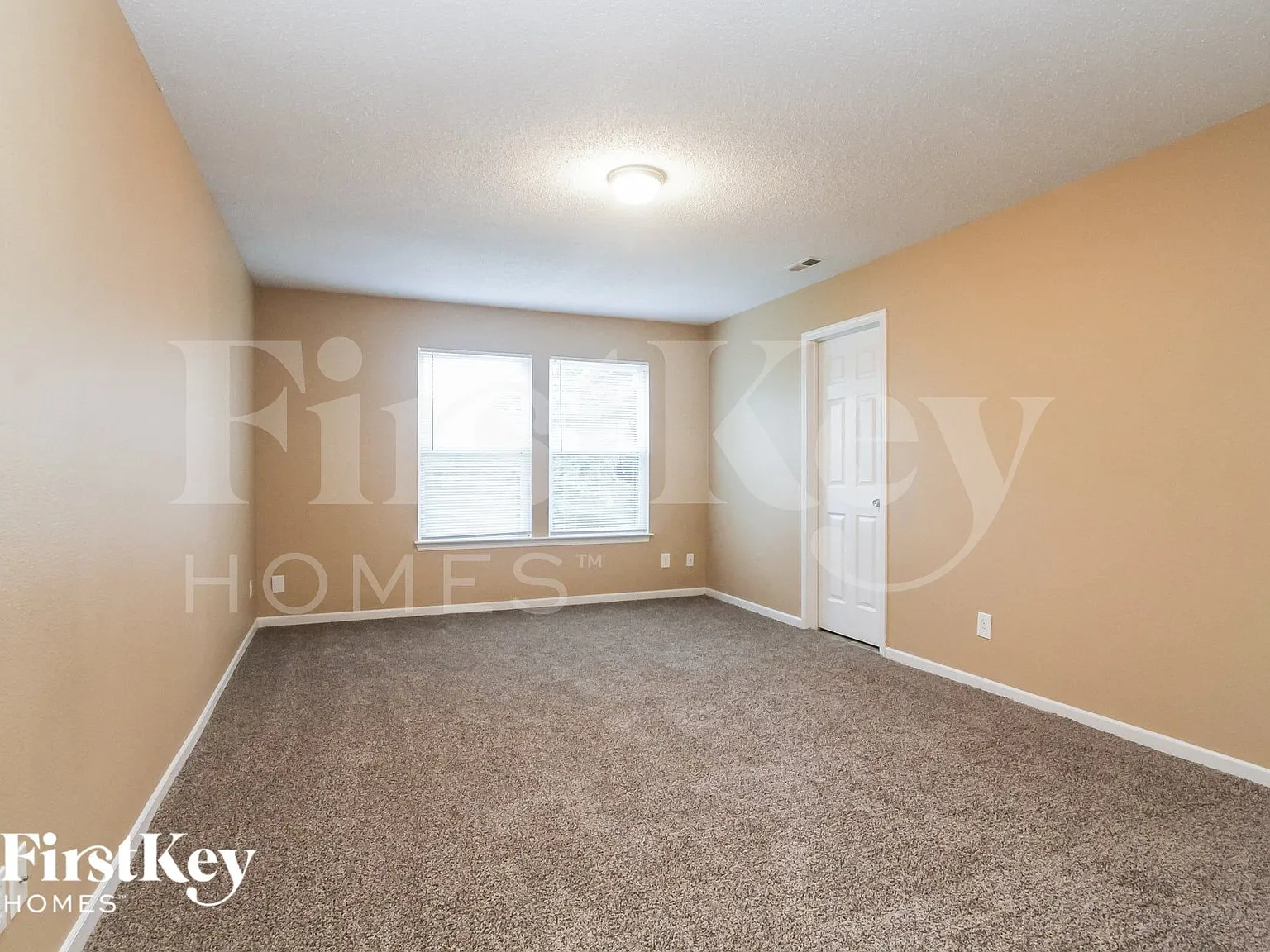 3 bed, 2.5 bath, 1723 sqft, $1,630 — Photo 2