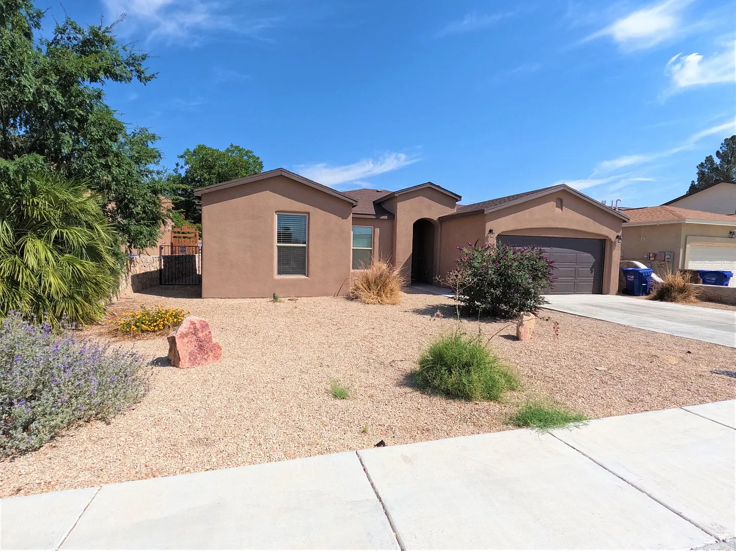 928 Flora Vista — Photo 1