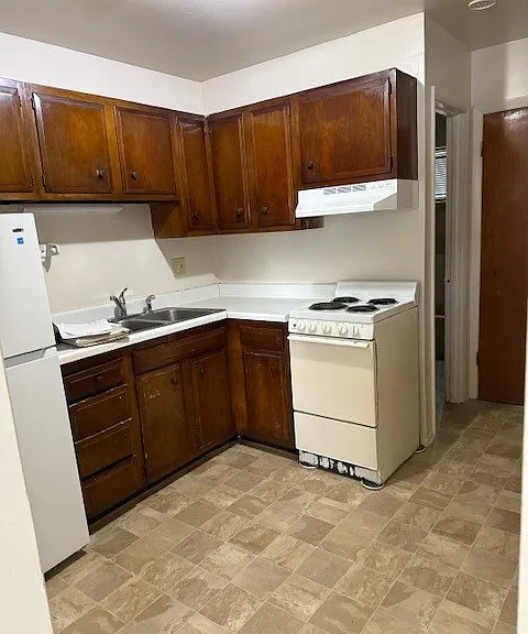 420 7th St SE #1 — Photo 3