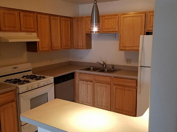 5th image of 3000 Bayside Dr Unit 112