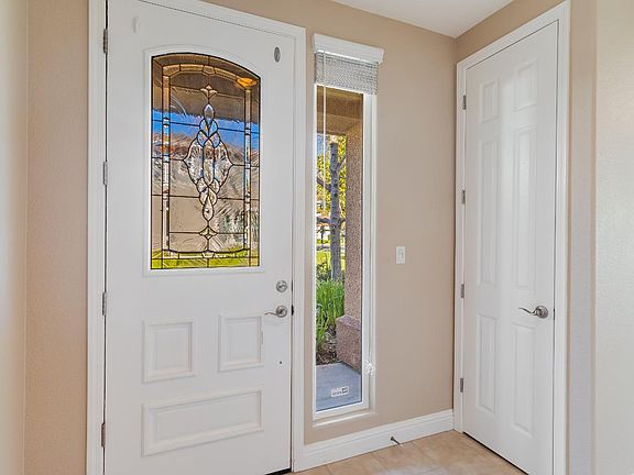 3rd image of 1121 Azuar Avenue