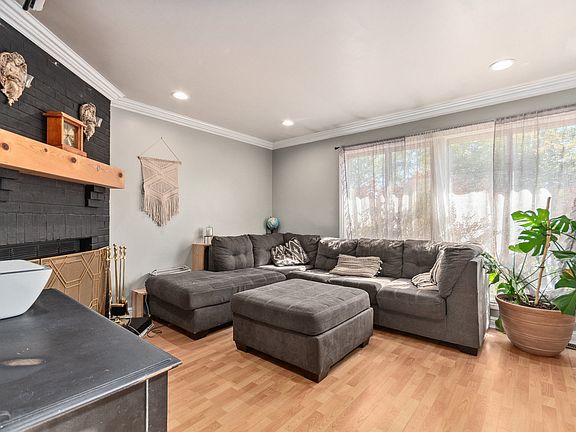 2nd image of 3015 Dorothy Dr