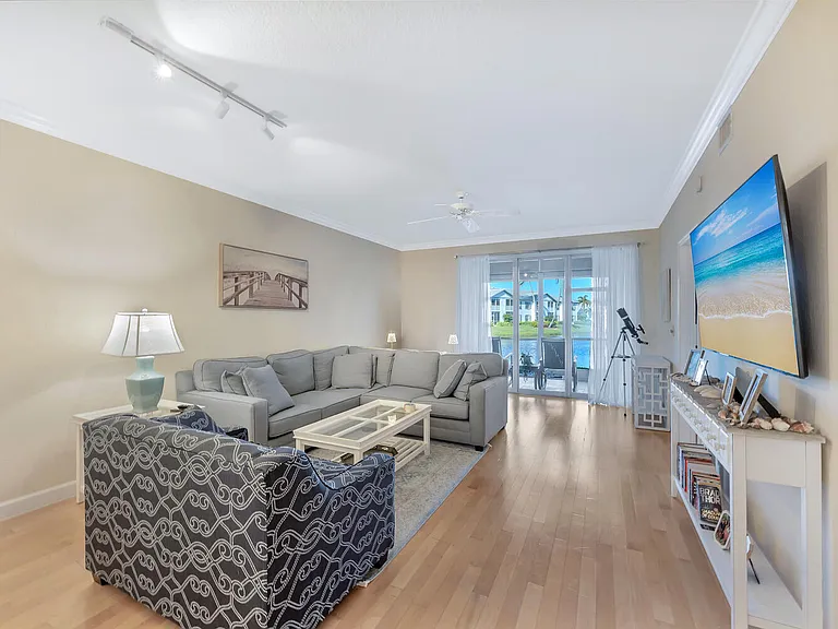 818 Tanbark Dr #103 — Photo 7