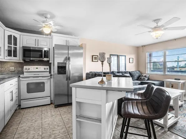408 Southampton Sq #408-A, West Palm Beach, FL 33417