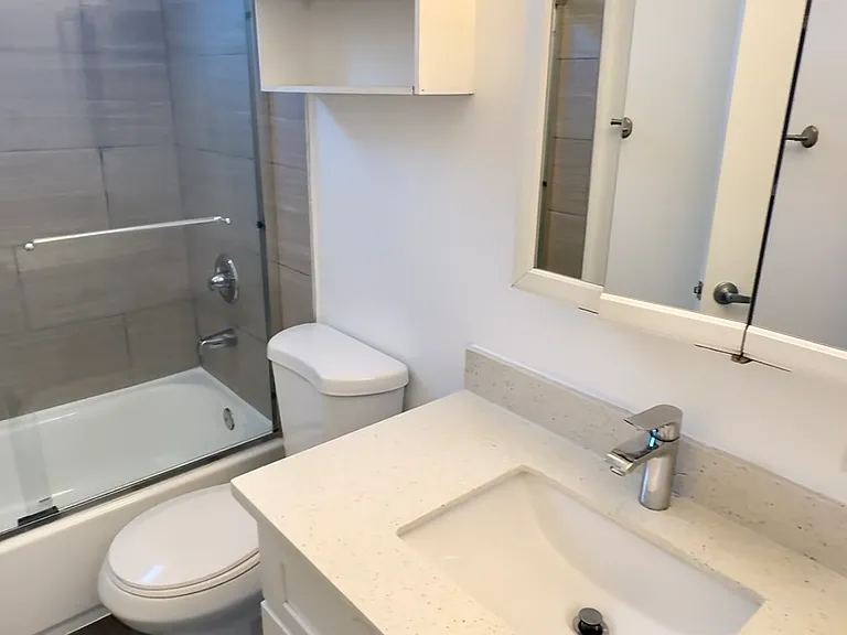 655 Westminster Ave #6 — Photo 12