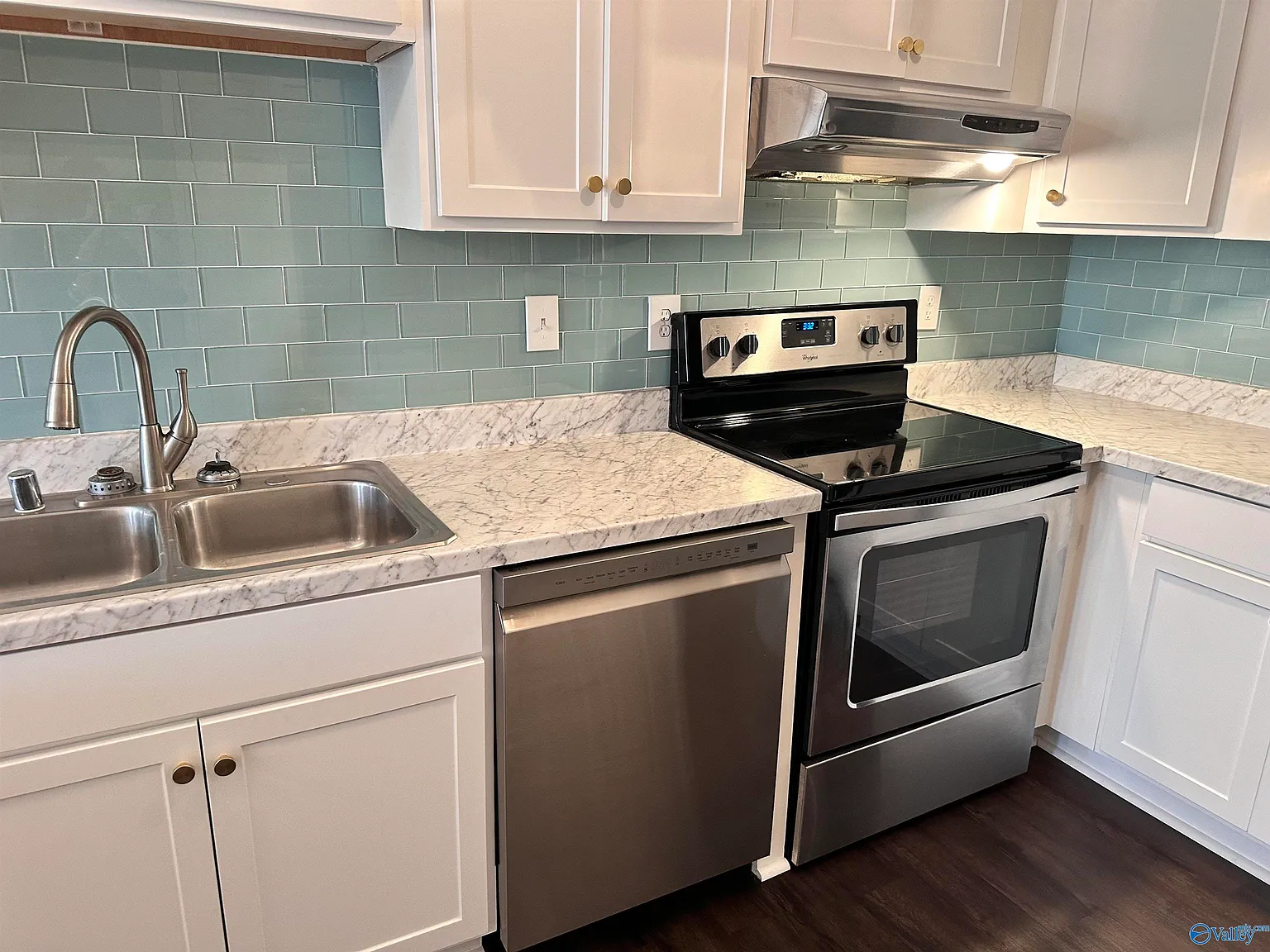 1 bed, 1.0 bath, 787 sqft, $975 — Photo 4
