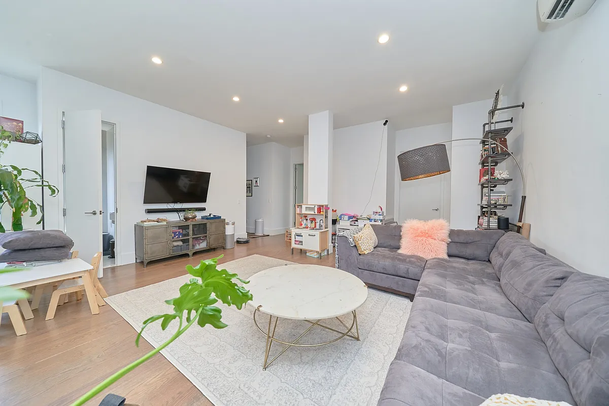 Building Photo - 770 Saint Marks Ave #6G