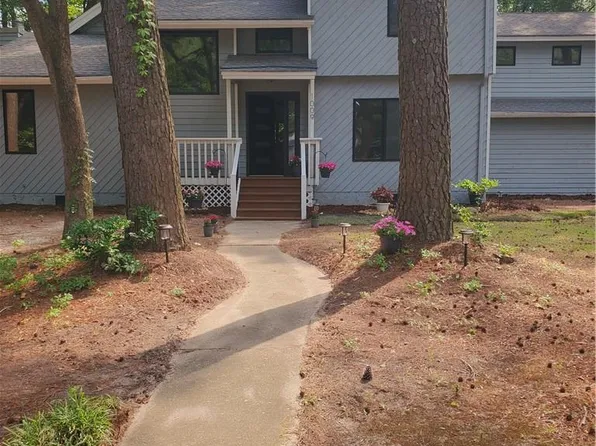 1009 Ranchero Rd, Virginia Beach, VA 23456