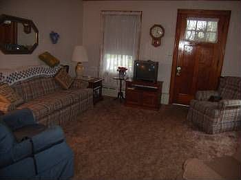 3rd image of 13 William St