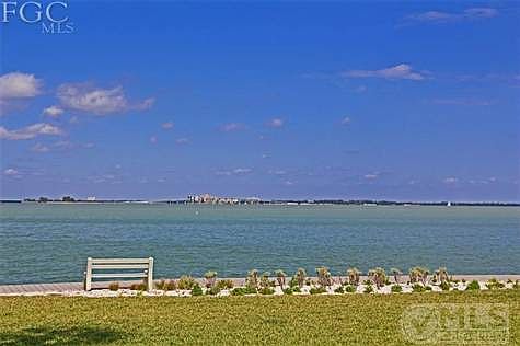 Bayside bench