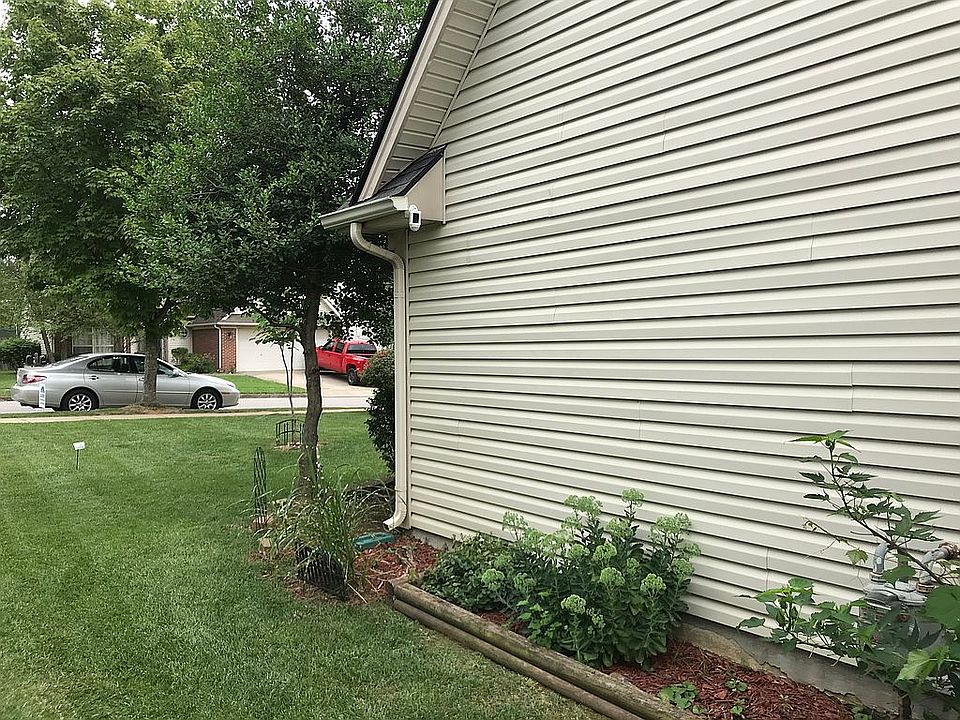 2nd image of 836 Eastmont Rd