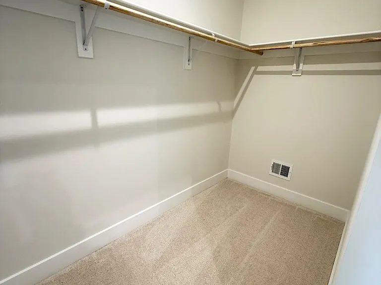 9715 Grant Ave — Photo 36
