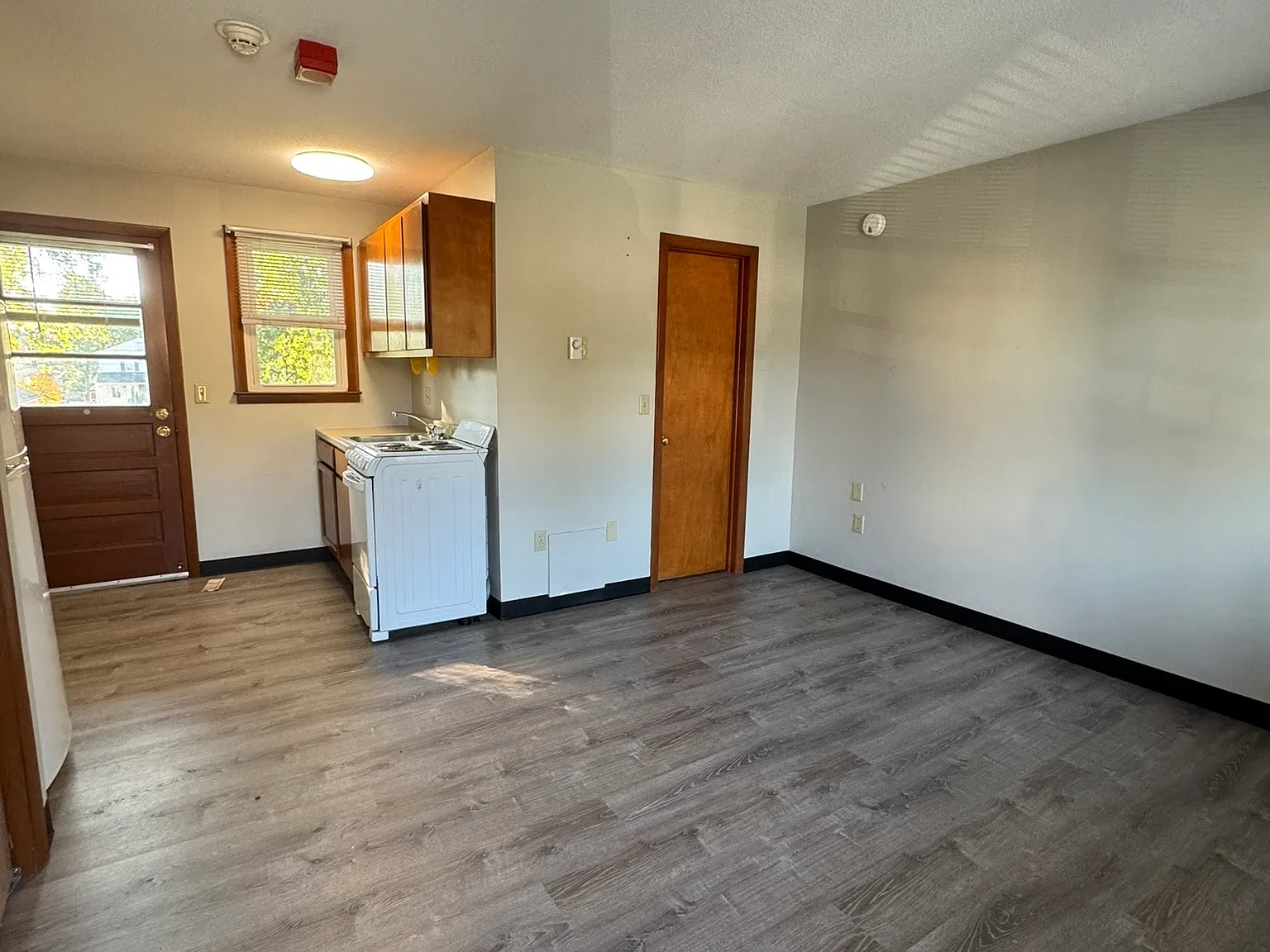 21 Dwight St — Photo 3