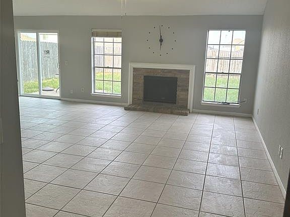 3rd image of 2602 Townhall Ln
