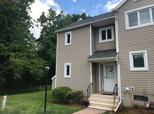 24 Oak Ridge Dr #24, Windsor Locks, CT 06096