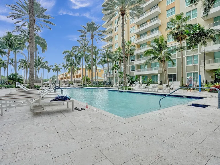 700 E Boynton Beach Blvd #406 — Photo 46