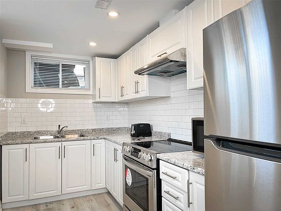 5th image of 82 Kirvan Dr